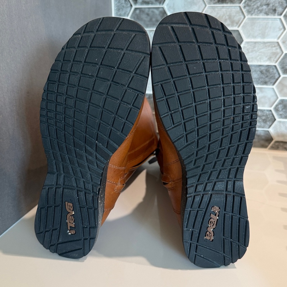 Teva Capistrano Waterproof Leather Mid Calf Boot - Picture 12 of 12